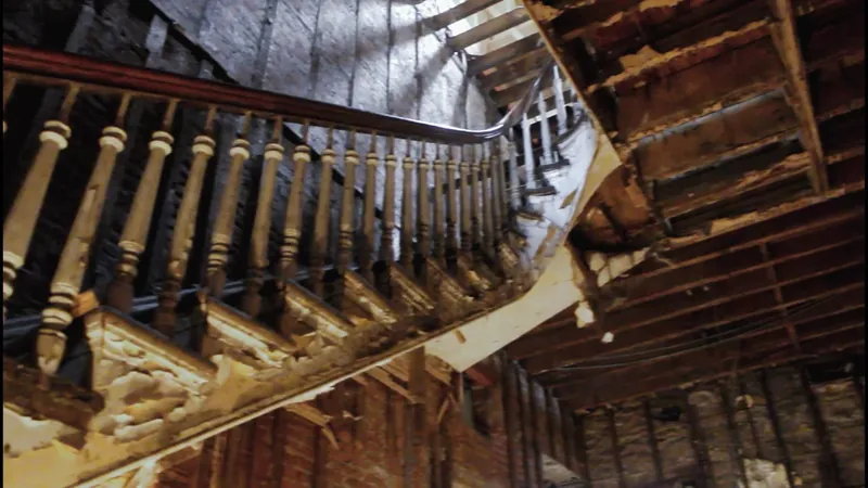 Video still: Dry ice blasting, water-free cleaning